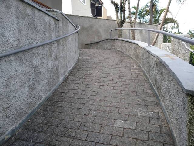 Salão Comercial para Venda em Arujá - 5